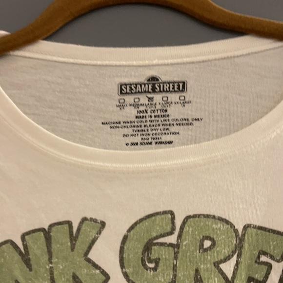 Sesame Street Elmo Think Green T shirt small - Picture 2 of 3